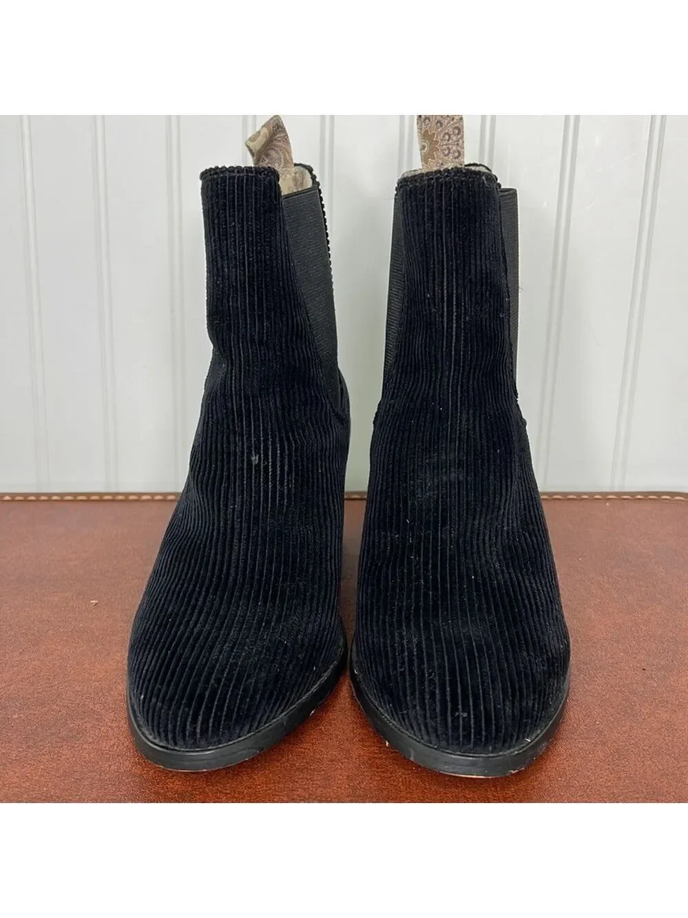 - Band of Gypsies Shadow Black Corduroy Booties Size 6.5